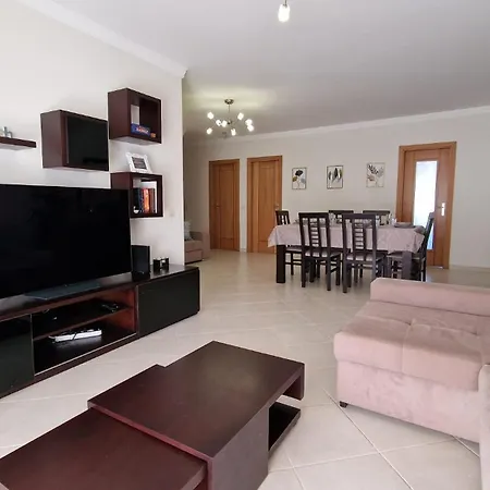 Sis Армасан-де-Пера